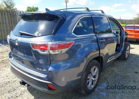 2015 Toyota Highlander Xle z USA, uszkodzony, nr VIN 5TDJKRFH7FS160298